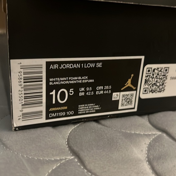 Jordan 1 low SE “tie dye” 10.5 men - Picture 4 of 5